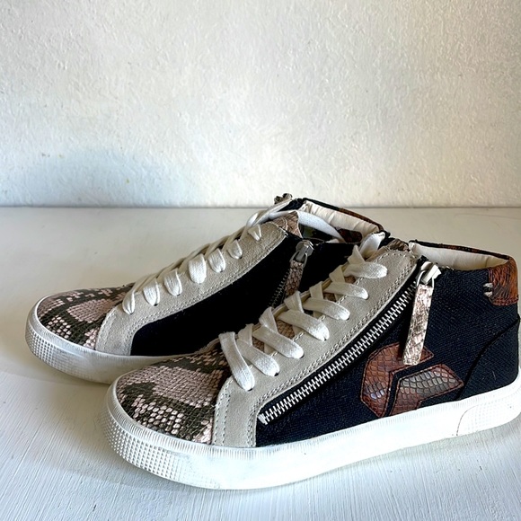 Dolce Vita Zonya Sneakers - Picture 2 of 5